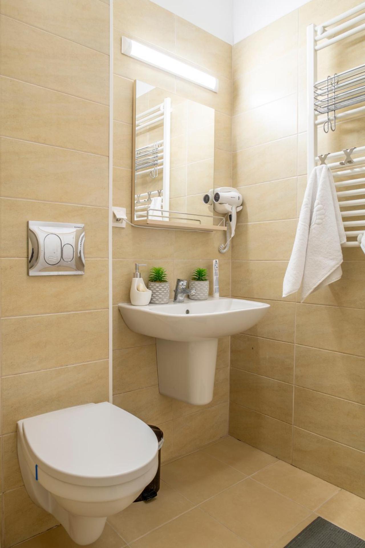 Gvitown Central Apartment بوخارست المظهر الخارجي الصورة